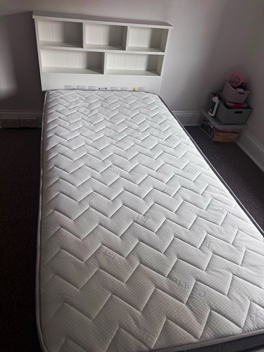 Single bed with shelving - , unit